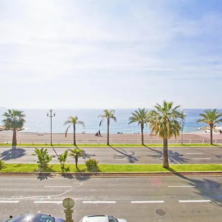 Luxury Flat Beachfront דירה