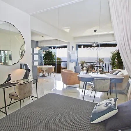Luxury Flat Beachfront דירה