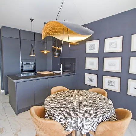 Luxury Flat Beachfront דירה