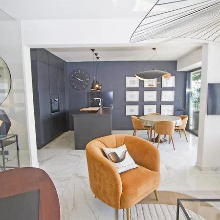 Luxury Flat Beachfront דירה