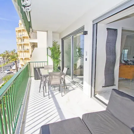 Luxury Flat Beachfront * Nice