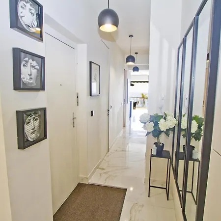 Luxury Flat Beachfront * ニース