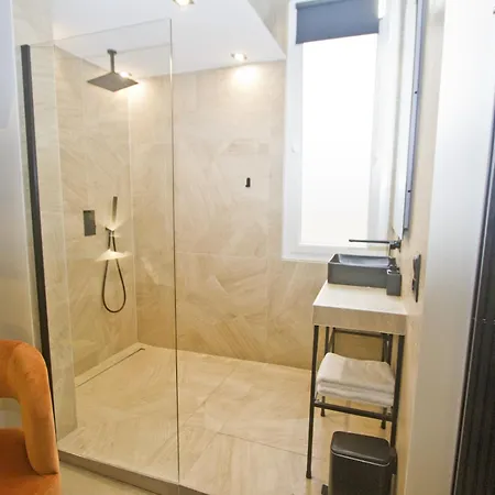 Luxury Flat Beachfront * ニース