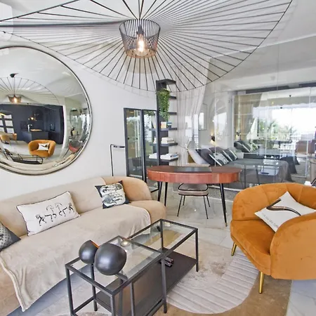 Luxury Flat Beachfront *