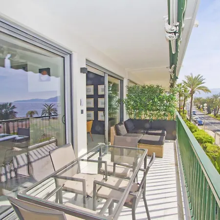 Luxury Flat Beachfront Nice