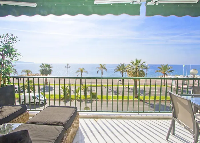 Luxury Flat Beachfront Apartment *
